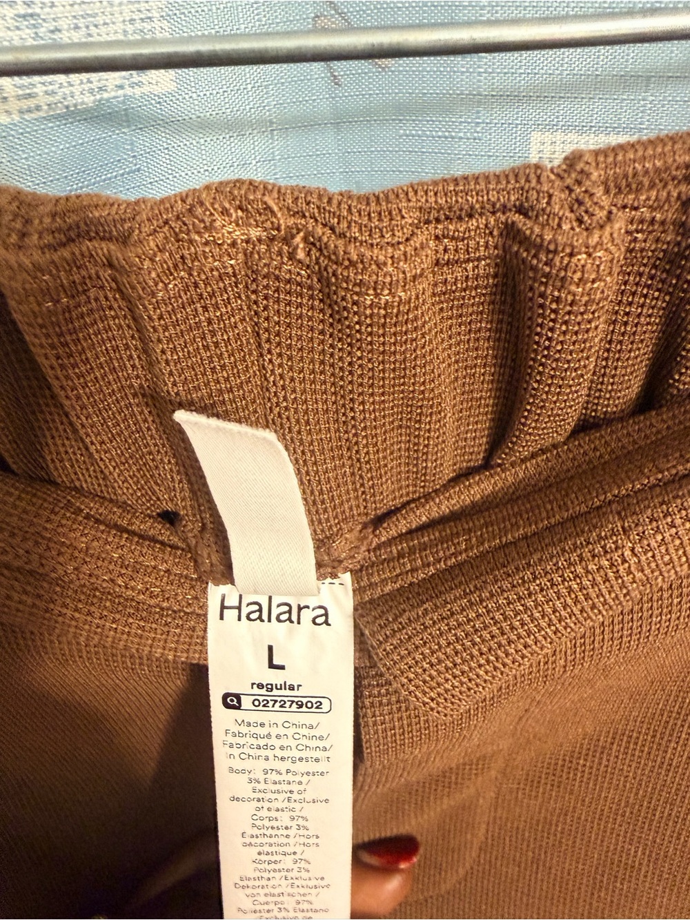 HALARA Women Wide-Leg Pleated Trousers in Brown - Picture 2 of 2